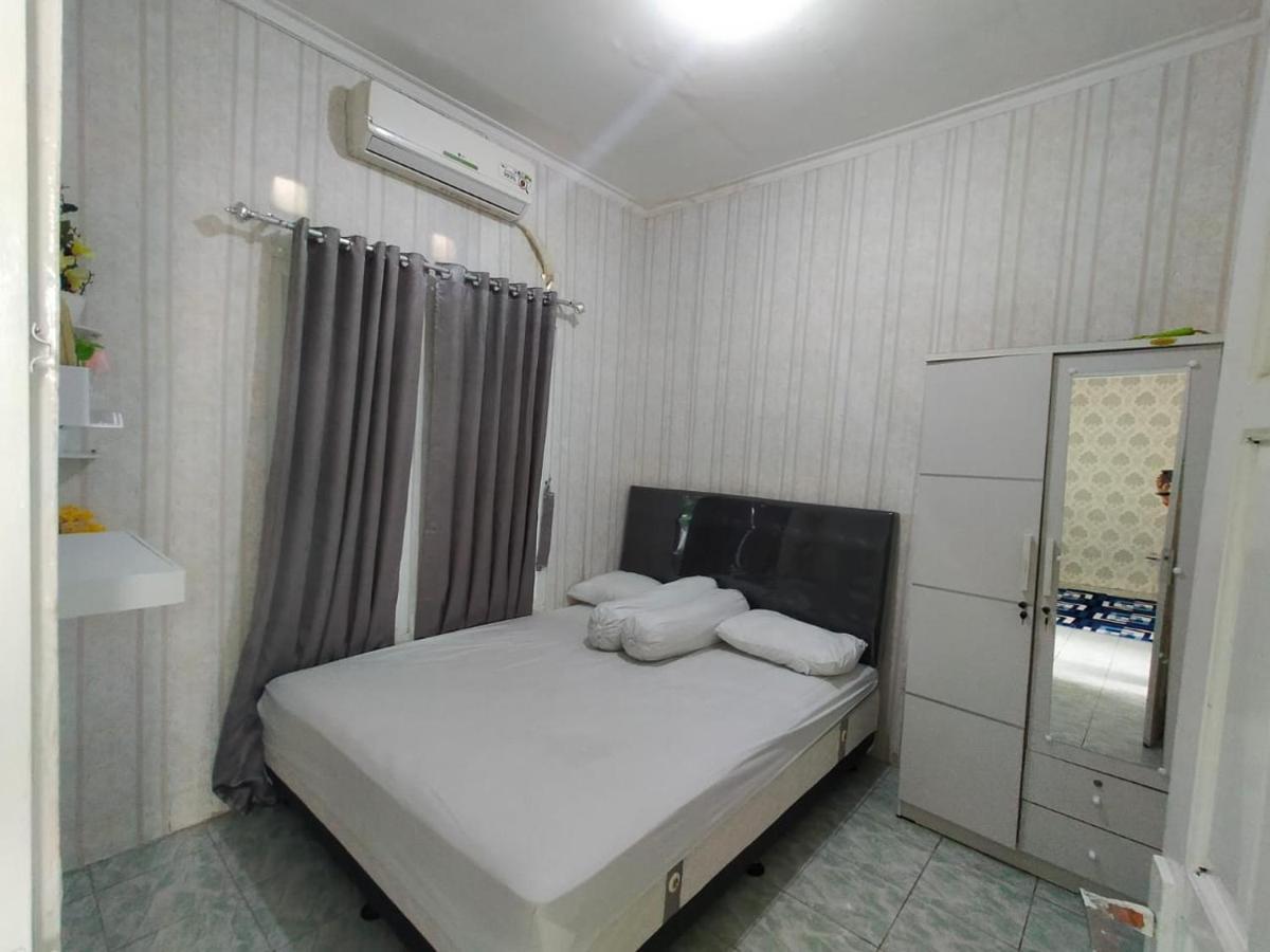 Shifana Homestay Syariah Jogjacarta Exterior foto