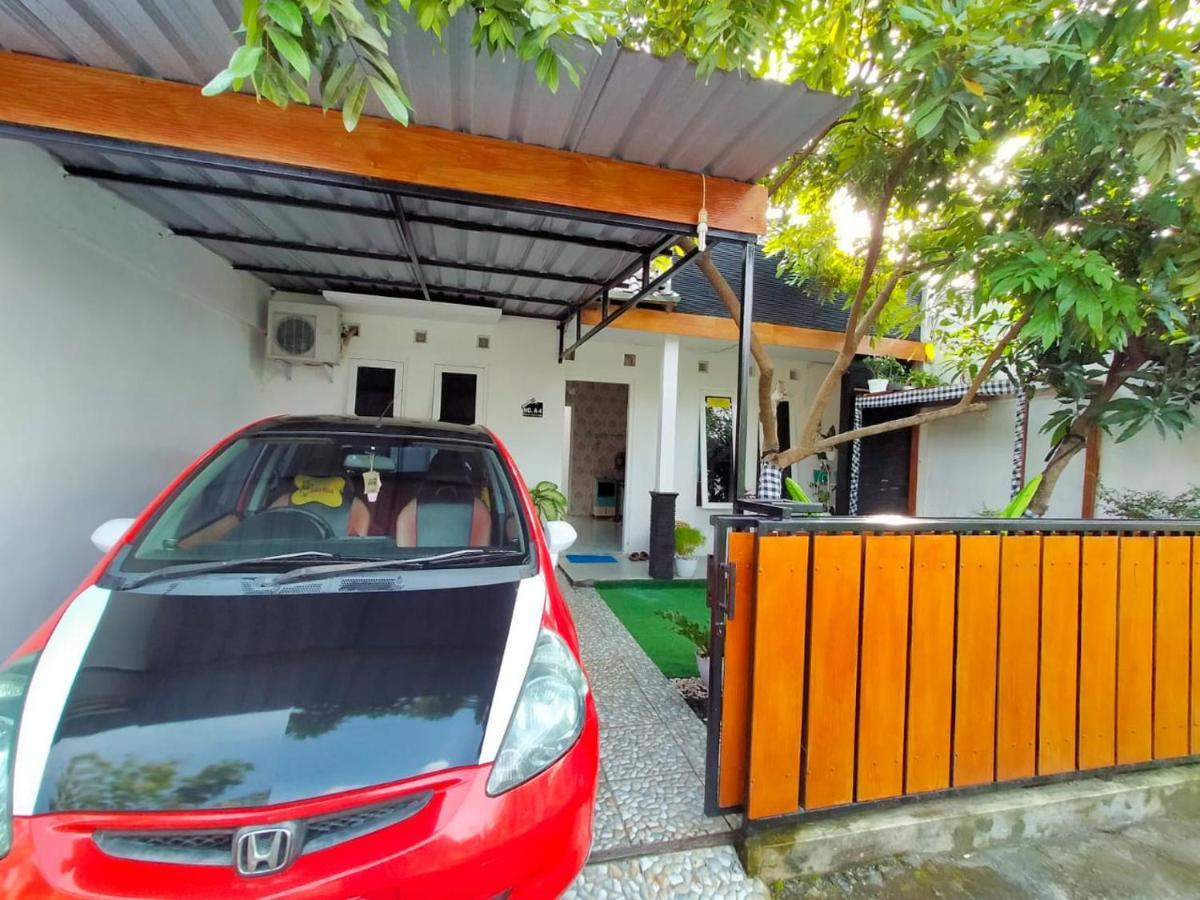 Shifana Homestay Syariah Jogjacarta Exterior foto