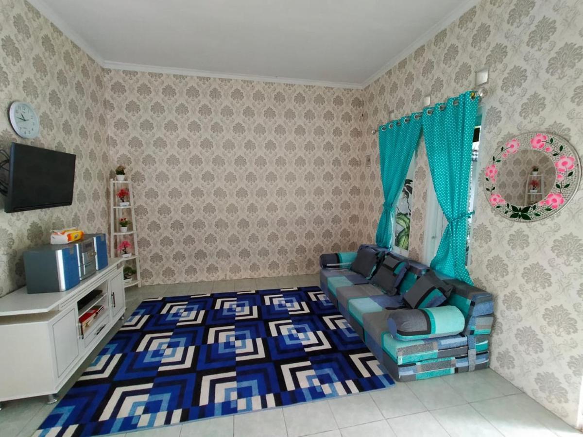 Shifana Homestay Syariah Jogjacarta Exterior foto