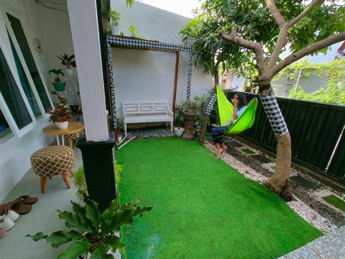 Shifana Homestay Syariah Jogjacarta Exterior foto