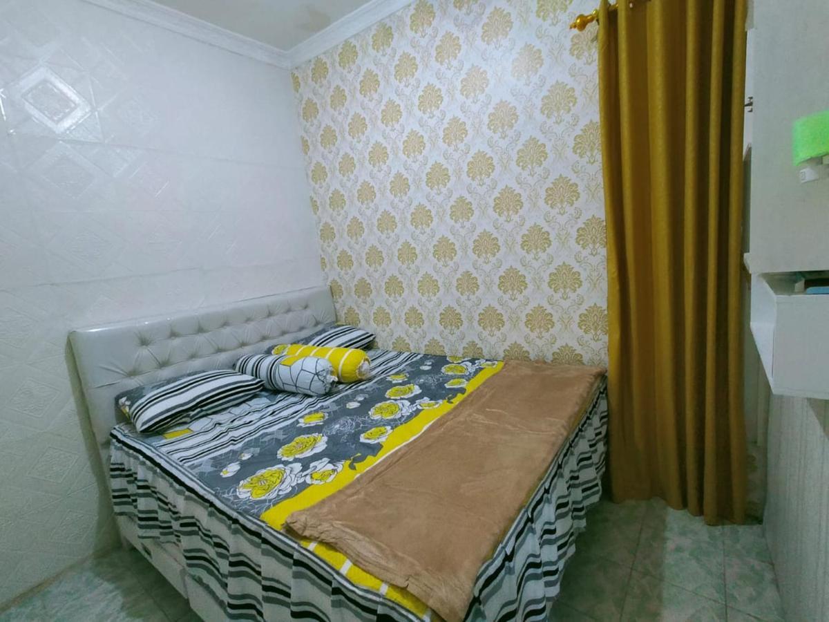 Shifana Homestay Syariah Jogjacarta Exterior foto